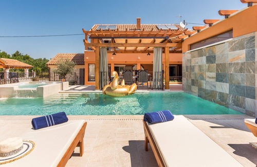 Skradin Villa | Holiday Home La Verna with Pool