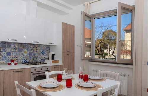 San Lazzaro House | Holiday Home 'La Via Delle Stelle' with Mountain View, Wi-Fi and Air Conditioning