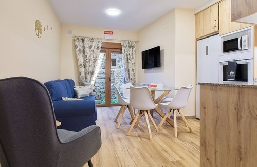 San Justo House | Holiday Home 'Lago De Sanabria' with Mountain View, Private Garden and Balcony