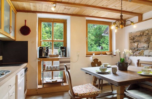 Schoellnach Apartment | Holiday Home 'Landhaus Am Eselhof Daxstein' with Mountain View and Wi-Fi