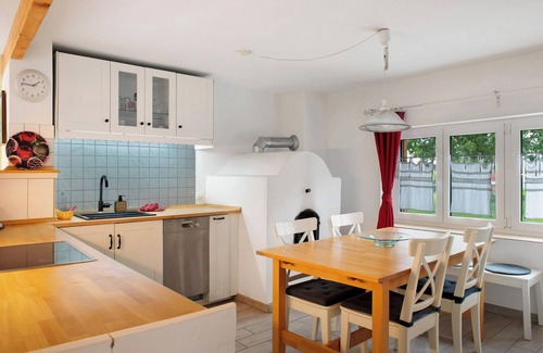 Illmensee House | Holiday Home 'Landhüsli Illmensee' with Shared Garden and Wi-Fi