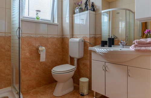 Cerklje ob Krki Apartment | Holiday Home Lanita with Amazing Views