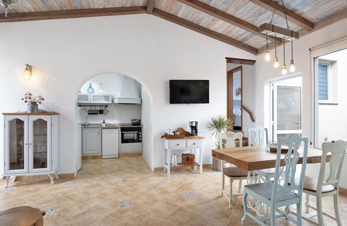 Jedey House | Holiday Home 'Las Golondrinas - B' with Sea View, Private Terrace and Wi-Fi