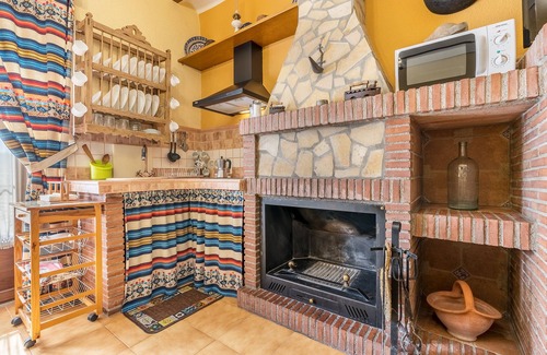 Hinojares House | Holiday Home 'Lavanda' with Mountain View, Wi-Fi and Air Conditioning