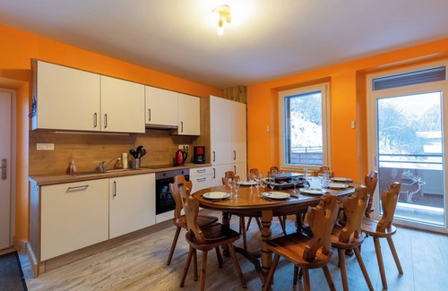 Entremont House | Holiday Home 'Le Bouquetin' with Mountain View, Private Terrace and Balcony