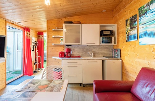 Route d'Arles House | Holiday Home 'Le Chalet Houda Et Spa En Option' with Private Pool and Air Conditioning