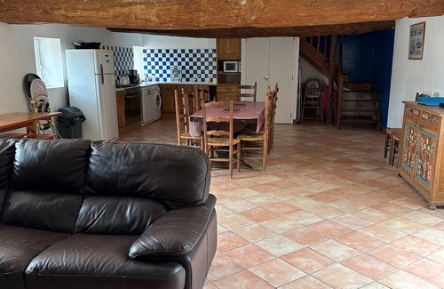 Surgeres House | Holiday Home 'Le Colombier' with Private Terrace, Private Garden and Wi-Fi