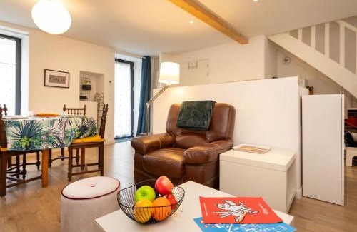 Le Vivier-sur-Mer House | Holiday Home Les Liesses by Interhome