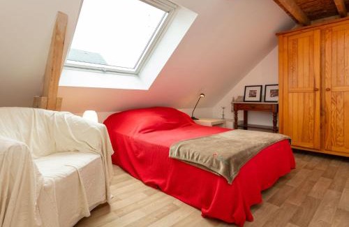 Le Vivier-sur-Mer House | Holiday Home Les Liesses by Interhome