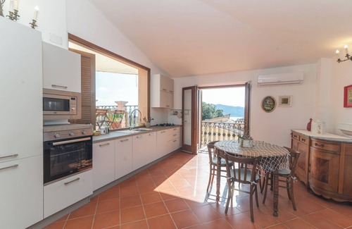 La Maddalena House | Holiday Home 'Le Giare 2' with Sea View, Private Terrace and Air Conditioning