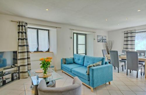 Besne House | Holiday Home Le Graffi'Ty by Interhome