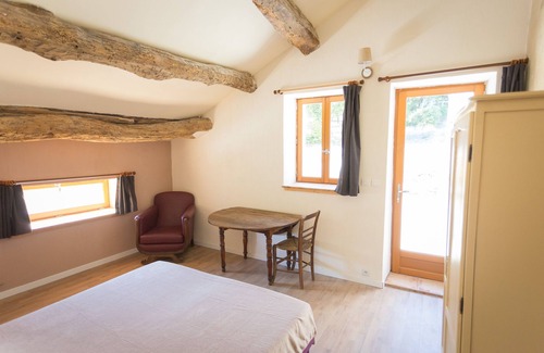 Rieussec House | Holiday Home 'Le Henson, Gîtes Du Pont De Calmel' with Mountain View and Shared Pool