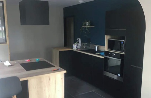 Lantriac House | Holiday Home 'Le Lantriacois' with Mountain View, Shared Terrace and Wi-Fi