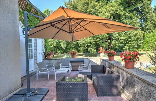 Riberac House | Holiday Home 'Le Puy Bellevue' with Private Pool, Private Terrace and Wi-Fi