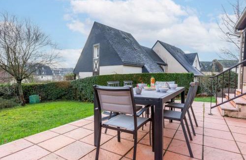 Touques House | Holiday Home Le Vert Coteau-4 by Interhome
