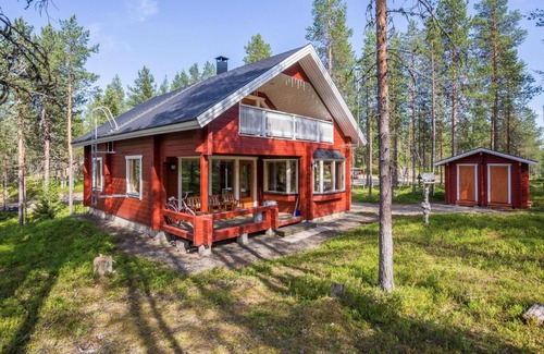 Akaslompolo House | Holiday Home Lemmenlaakso by Interhome
