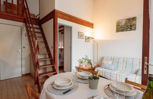 Les Mathes House | Holiday Home Les Charmilles-10 by Interhome