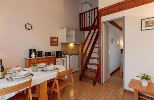 Les Mathes House | Holiday Home Les Charmilles-10 by Interhome