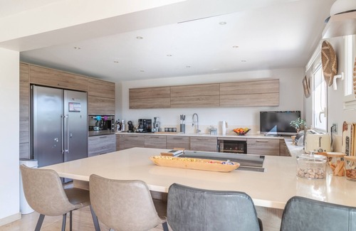 Sainte-Maxime - Saint-Tropez Villa | Holiday Home 'Les Lavandes' with Private Garden, Wi-Fi and Air Conditioning