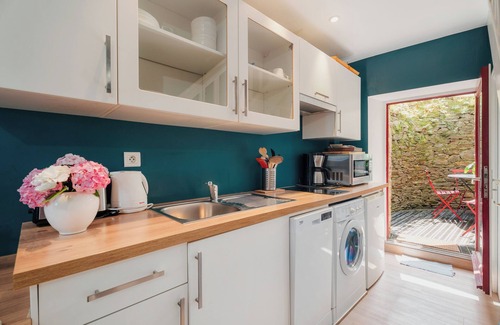 Cancale House | Holiday Home 'Les Mouettes Cancale' with Private Terrace and Wi-Fi