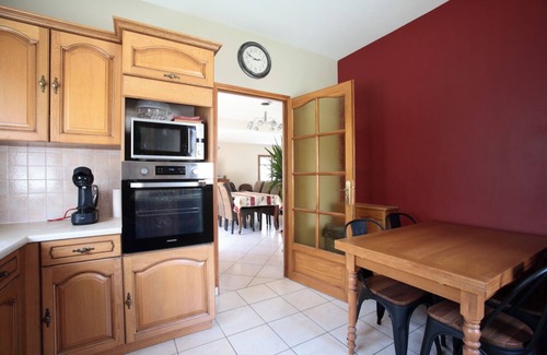 Valbonnais House | Holiday Home 'Les Rives Du Lac Valbonnais' with Lake View, Private Garden and Wi-Fi