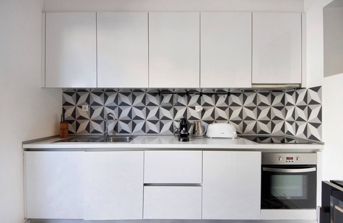 Vila do Conde House | Holiday Home 'Lidador House' with Private Terrace, Private Garden and Wi-Fi