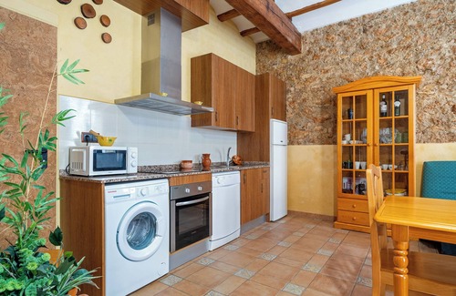 Roquetes House | Holiday Home 'Llebra 2' with Private Terrace, Wi-Fi and Air Conditioning