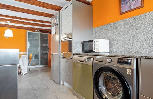 Tortosa House | Holiday Home 'Lo Molí De La Jòrdia' with Private Pool, Wi-Fi and Air Conditioning