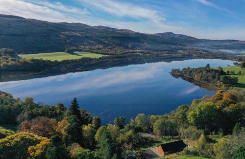 Balnain House | Holiday Home Loch View by Interhome