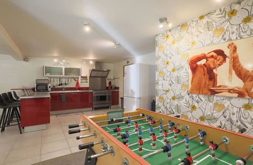 Trebeurden House | Holiday Home 'Logement À Trebeurden 800m Plage' with Private Terrace, Wi-Fi and Air Conditioning