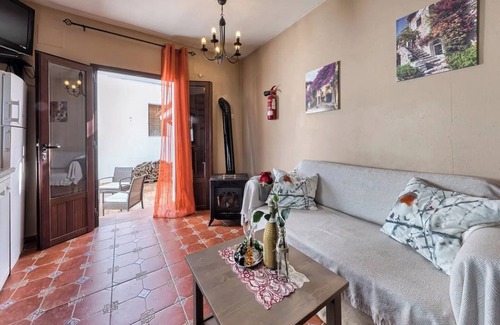 Zufre House | Holiday Home 'Los Placeres Del Paladin' with Mountain View, Private Terrace and Air Conditioning