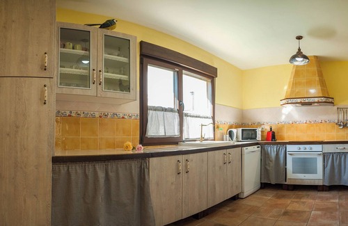 Sotillo del Rincon House | Holiday Home 'Los Robles 2' with Mountain View, Private Terrace and Wi-Fi