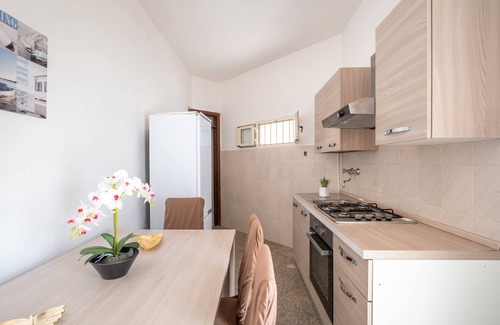 Sant'Isidoro House | Holiday Home 'Luna Di Mare' with Sea View, Shared Terrace and Air Conditioning