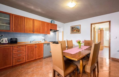 Gajana House | Holiday Home Luna