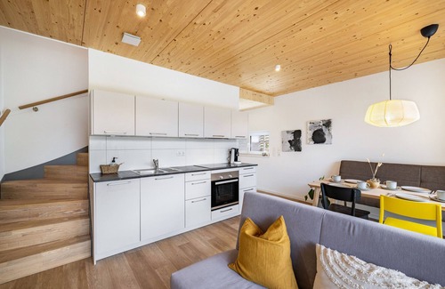 Beuron House | Holiday Home 'Lupus 1' with Mountain View, Private Terrace and Wi-Fi