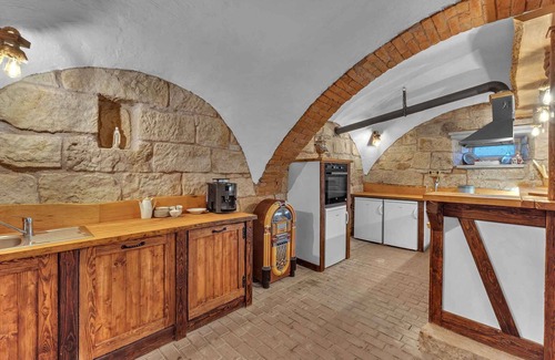 Horni Brusnice House | Holiday home Luxury farmhouse with stone barn and large pool near the zoo