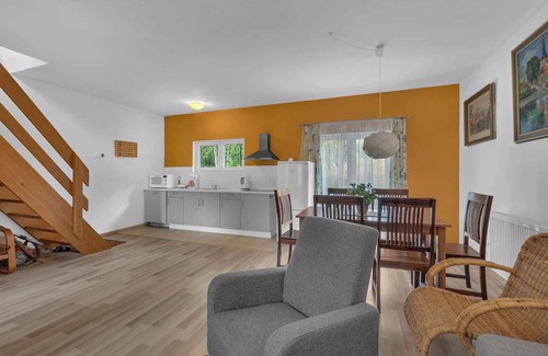 Horni Brusnice House | Holiday home Luxury farmhouse with stone barn and large pool near the zoo