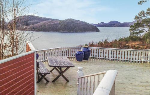 Belland House | Holiday Home Lyngdal Bordvik