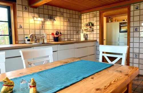 Nordermeldorf House | Holiday Home 'Müllerhaus Von 1860' with Private Garden and Wi-Fi