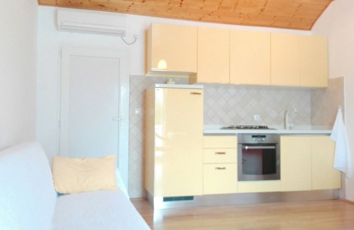 Kolocep Island House | Holiday Home Maćus-One Bedroom Apartment with Balcony