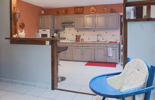 Plelo House | Holiday Home 'Magnifique Cadre Calme Et Verdoyant' with Private Terrace, Private Garden and Wi-Fi