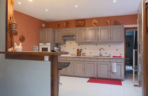 Plelo House | Holiday Home 'Magnifique Cadre Calme Et Verdoyant' with Private Terrace, Private Garden and Wi-Fi