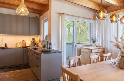 See House | Holiday Home 'Maierhof 341' with Lake View, Private Terrace and Wi-Fi