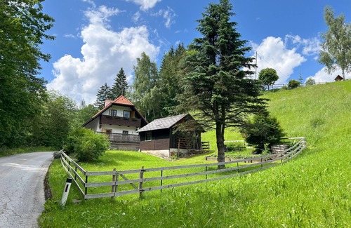 Fischbach House | Holiday Home 'Maierhofer' with private terrace, private garden and WLAN