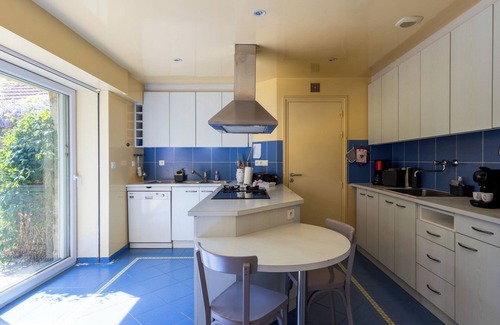 Perros-Guirec House | Holiday Home 'Maison Bretonne Madame Est Servie' with Sea View, Private Terrace and Wi-Fi