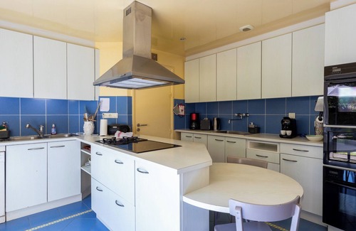 Perros-Guirec House | Holiday Home 'Maison Bretonne Madame Est Servie' with Sea View, Private Terrace and Wi-Fi