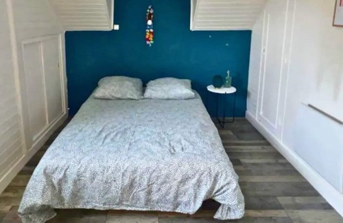 Amblainville House | Holiday Home 'Maison Champêtre Proche De Paris' with Shared Terrace and Wi-Fi