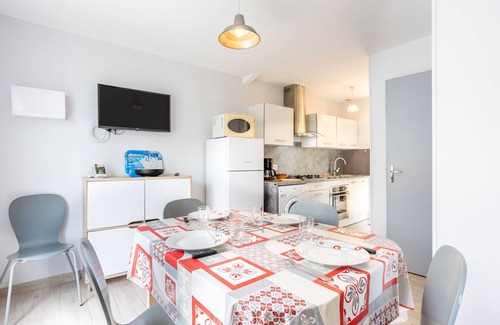 Maille House | Holiday Home 'Maison De 2 À 4 Personnes' with Private Terrace, Private Garden and Wi-Fi