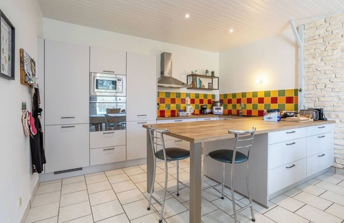 Gavres House | Holiday Home 'Maison De Bord De Mer' with Private Terrace and Wi-Fi