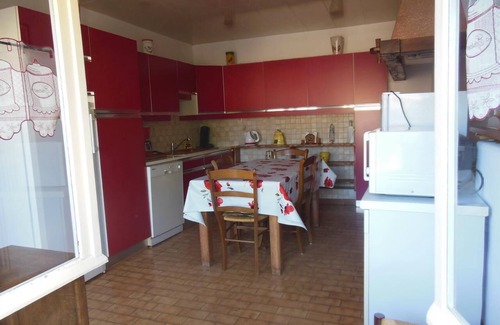 Dortan House | Holiday Home 'Maison De Campagne T3 110 M' with Mountain View, Private Terrace and Wi-Fi